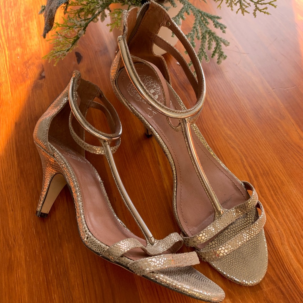 Vince Camuto gold snakeskin mid heel. Size 8 1/2
